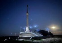 Міржақып Дулатұлына арналған 28 метрлік кешен неге бұзылды? Журналист, әкімдік және кәсіпкердің уәжі