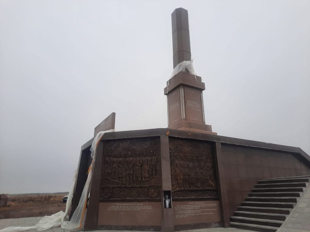 Міржақып Дулатұлына арналған 28 метрлік кешен неге бұзылды? Журналист, әкімдік және кәсіпкердің уәжі