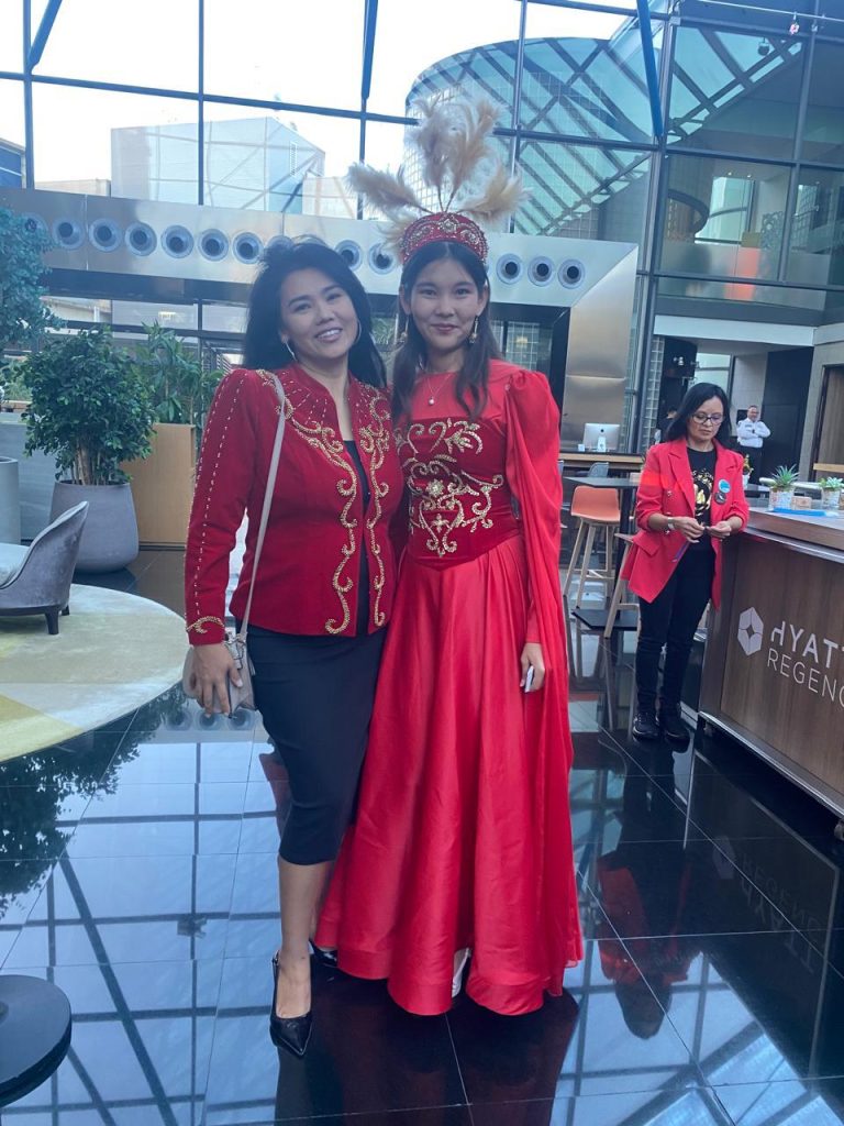 «Үш күн ұйықтай алмадым» - Испанияда Димашпен ән салған қазақ қызы қуанышымен бөлісті (ВИДЕО)